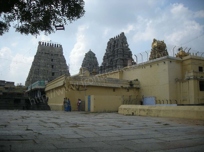 [Image: Kamakshi-Amman-Temple-kanchipuram%20(1).jpg]