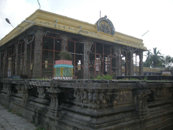 [Image: Kamakshi-Amman-Temple-kanchipuram%20(11).jpg]