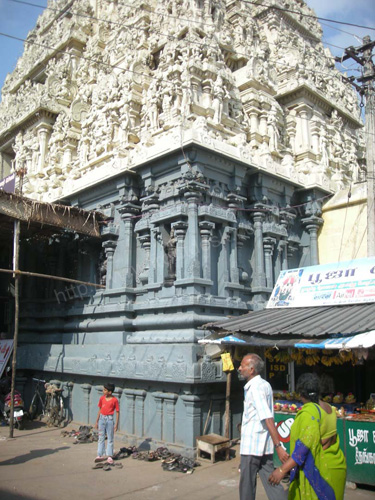 [Image: Kamakshi-Amman-Temple-kanchipuram%20(8).jpg]