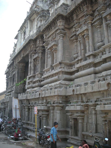 [Image: Varadaraja-Perumal-Temple-Kanchipuram%20%20(5).jpg]