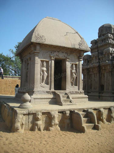 [Image: mahabalipuram%20(1).jpg]