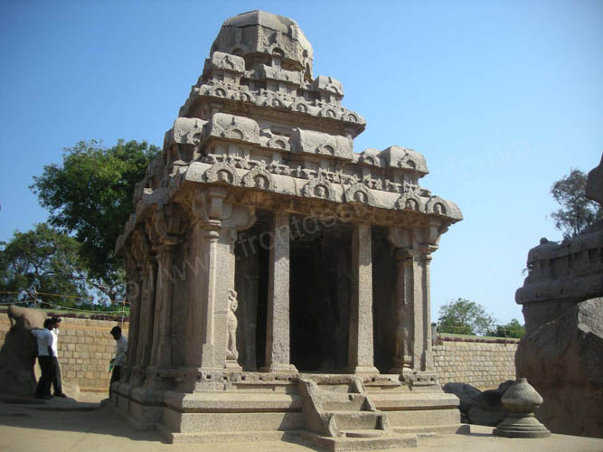 [Image: mahabalipuram%20(2).jpg]